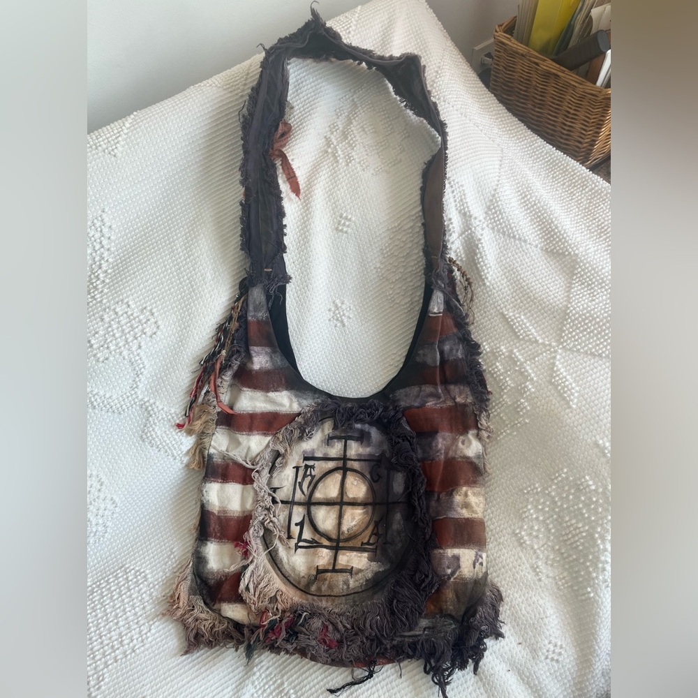 NWOT skull traveler bag Handmade WORK OF ART carry it or hang it on your wall - Picture 14 of 16